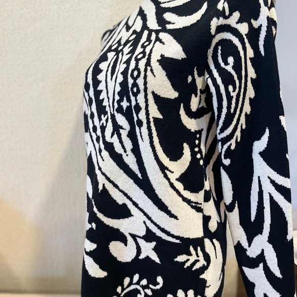 Love Scarlett Black and White Cowl-Neck Sweater - Picture 4 of 7